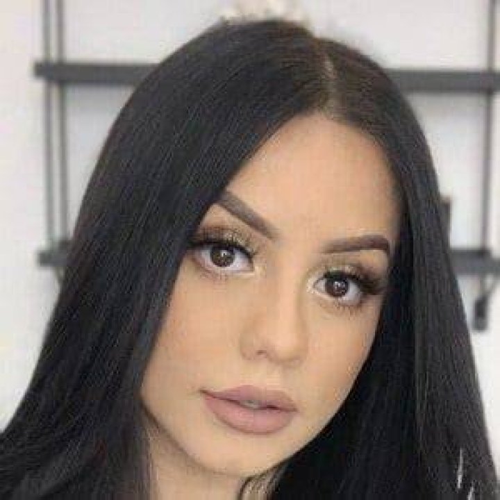 Les Do Makeup (Instagram Star) - Age, Birthday, Bio, Facts, Family, Net Worth, Height & More