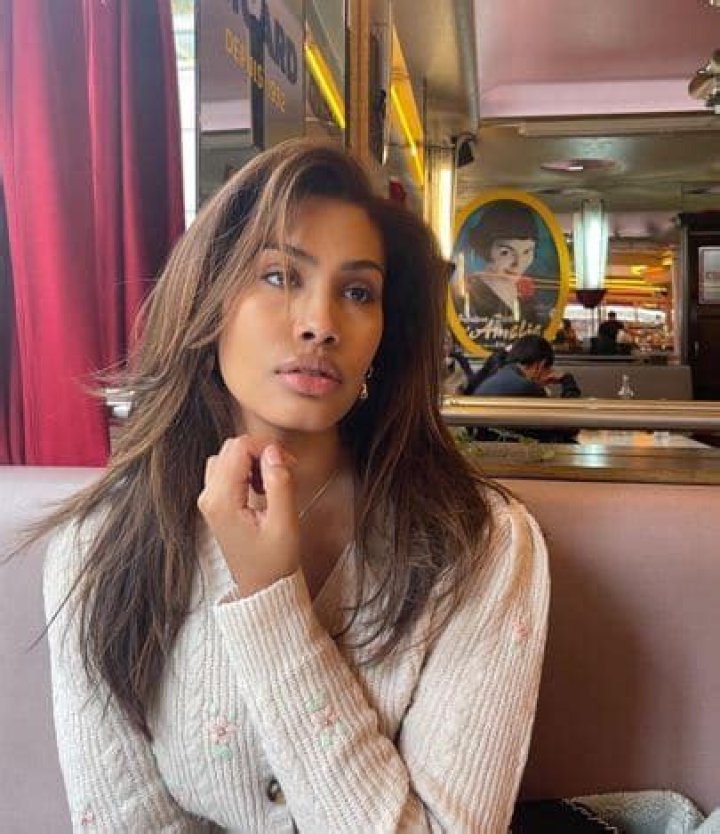 Leyna Bloom (Model) - Age, Birthday, Bio, Facts, Family, Net Worth, Height & More