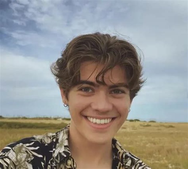 Liam Silk (TikTok Star) - Age, Birthday, Bio, Facts, Family, Net Worth, Height & More