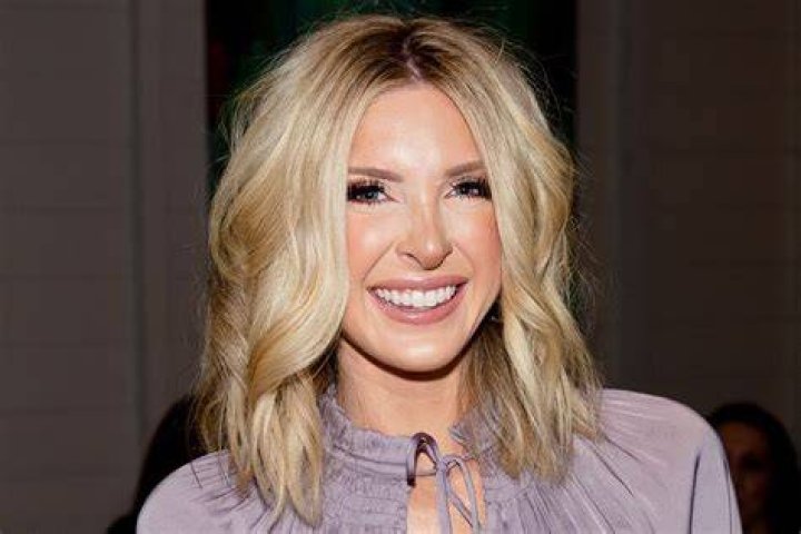 Lindsie Chrisley (Reality Star) - Age, Birthday, Bio, Facts, Family, Net Worth, Height & More