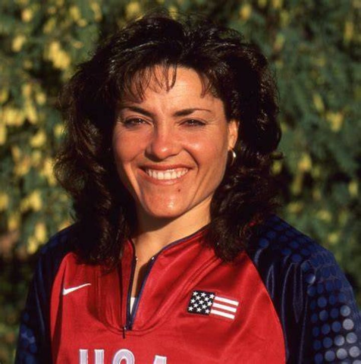 Lisa Fernandez (Softball Player) - Age, Birthday, Bio, Facts, Family, Net Worth, Height & More