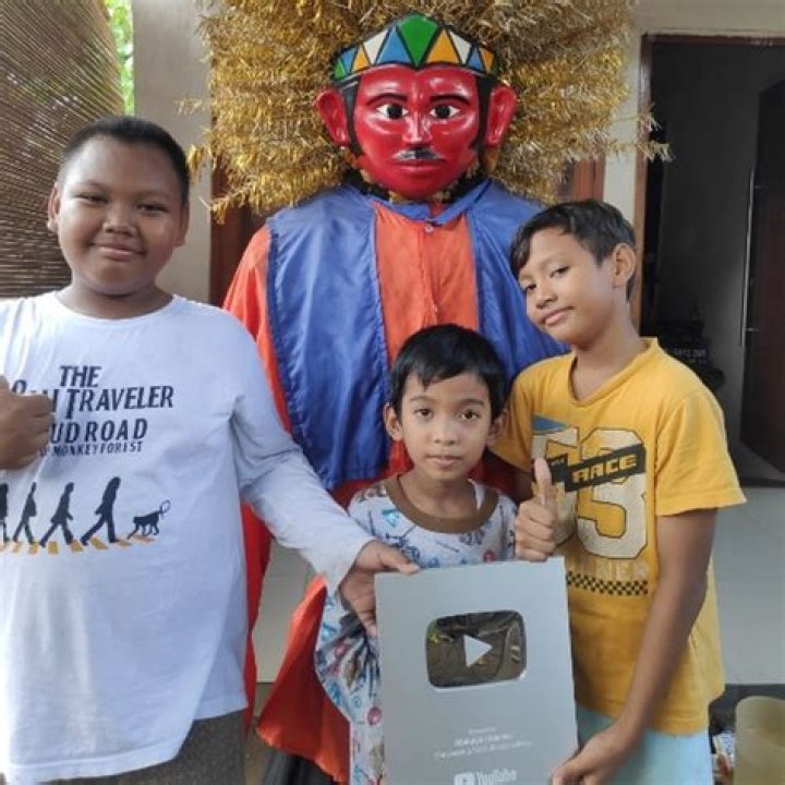 Little Big Toys (YouTube Star) - Age, Birthday, Bio, Facts, Family, Net Worth, Height & More