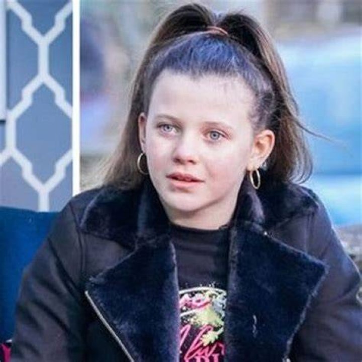 Liz Torres (Comedian) - Age, Birthday, Bio, Facts, Family, Net Worth, Height & More