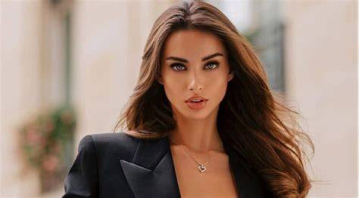 Liza Kovalenko (Instagram Star) - Wiek, urodziny, bio, fakty, rodzina, wartość netto, wzrost i więcej