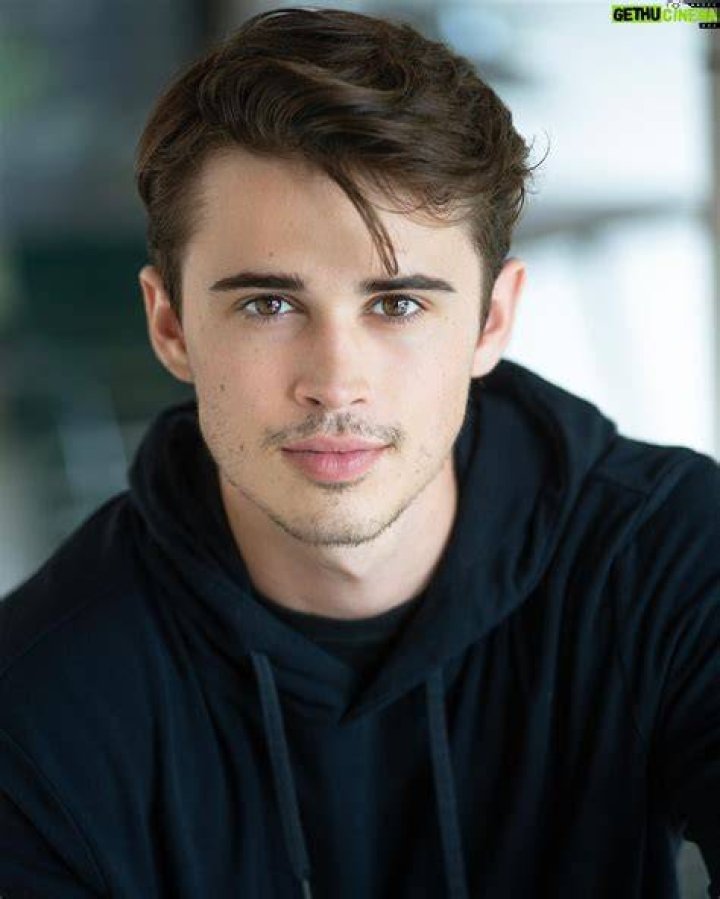 Logan Allen (TV Actor) - Age, Birthday, Bio, Facts, Family, Net Worth, Height & More