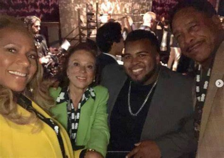 Lonnie Ali (Family Member) - Age, Birthday, Bio, Facts, Family, Net Worth, Height & More