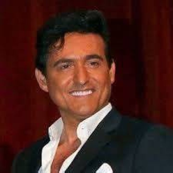 Lorenzo Carvalho (Wereldmuziek Zangers) - Leeftijd, Verjaardag, Bio, Feiten, Familie, Netto waarde, Hoogte & Meer