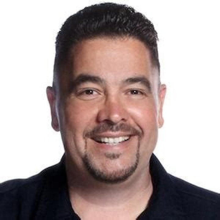 Lou Pizarro (TV Producer) - Age, Birthday, Bio, Facts, Family, Net Worth, Height & More