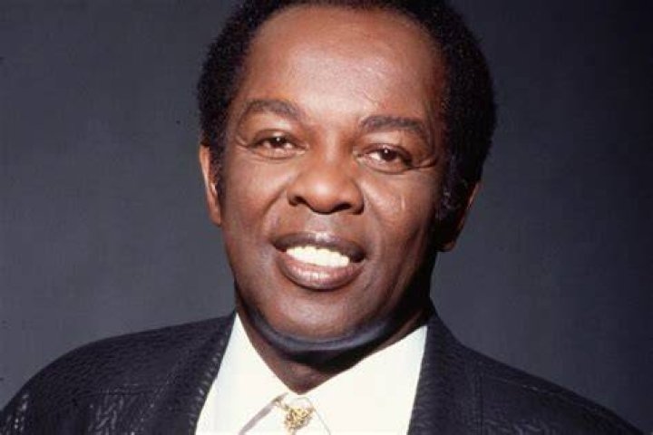 Lou Rawls (R&B Singer) - Age, Birthday, Bio, Facts, Family, Net Worth, Height & More