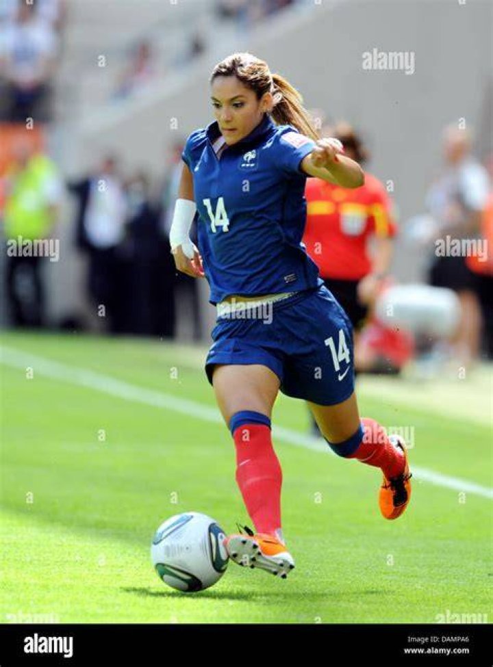 Louisa Necib