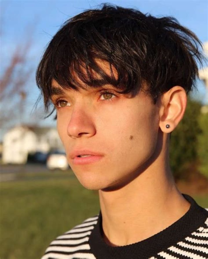 Lucas Dobre (YouTube Star) - Age, Birthday, Bio, Facts, Family, Net Worth, Height & More