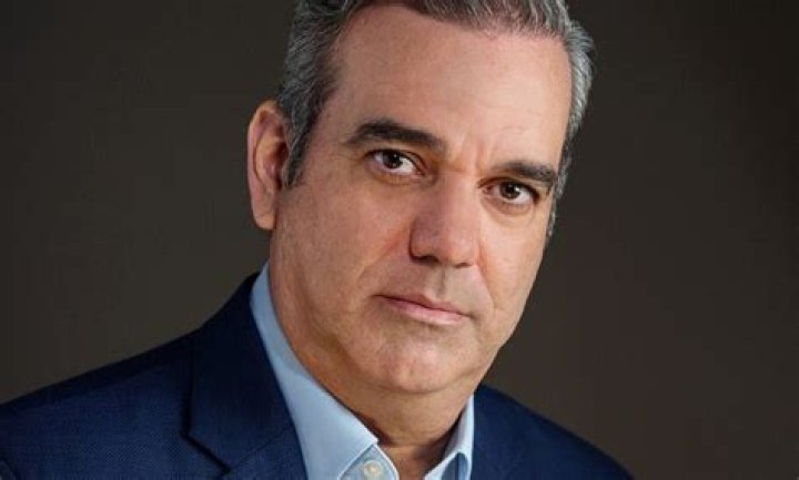 Luis Abinader (Economist) - Age, Birthday, Bio, Facts, Family, Net Worth, Height & More