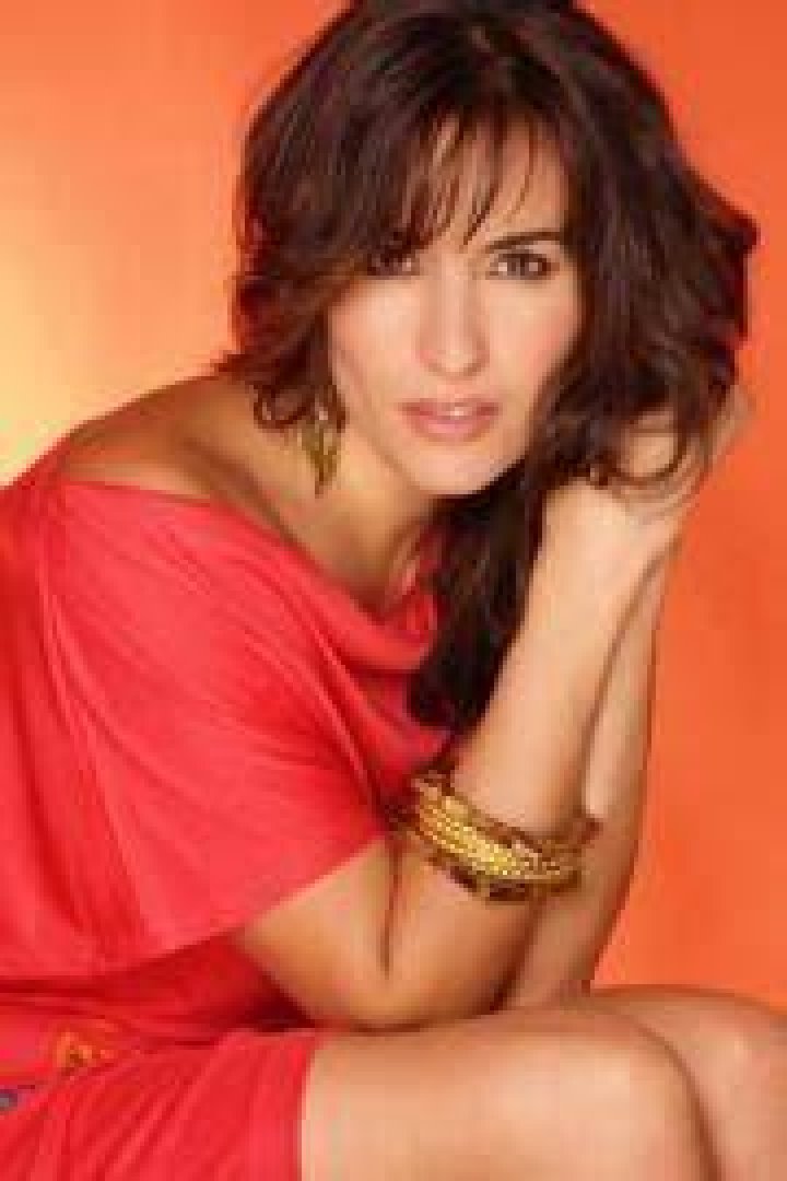Luz Zetina (TV Actress) - Age, Birthday, Bio, Facts, Family, Net Worth, Height & More