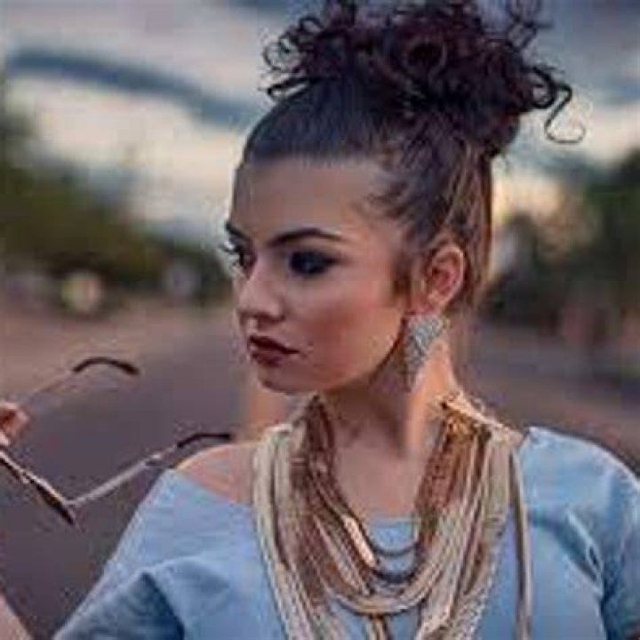 LV Sharp (Pop Artist) - Age, Birthday, Bio, Facts, Family, Net Worth, Height & More