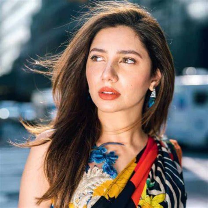Mahira Khan (TV Actress) - Age, Birthday, Bio, Facts, Family, Net Worth, Height & More
