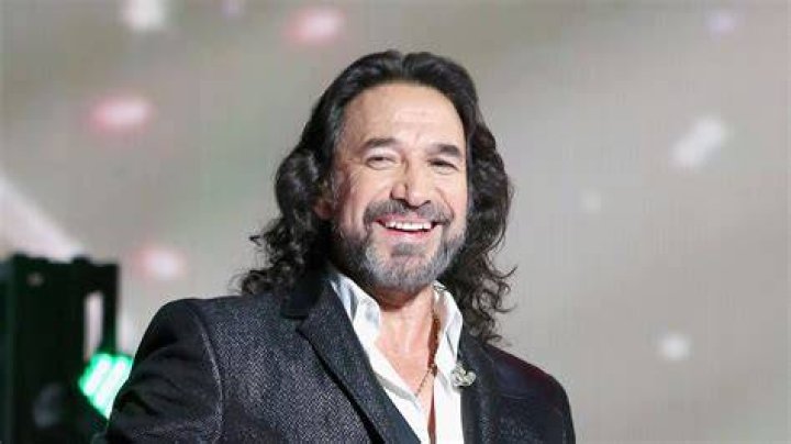 Marco Antonio Solís (Cantante Pop) - Edad, cumpleaños, biografía, hechos, familia, patrimonio neto, altura y más