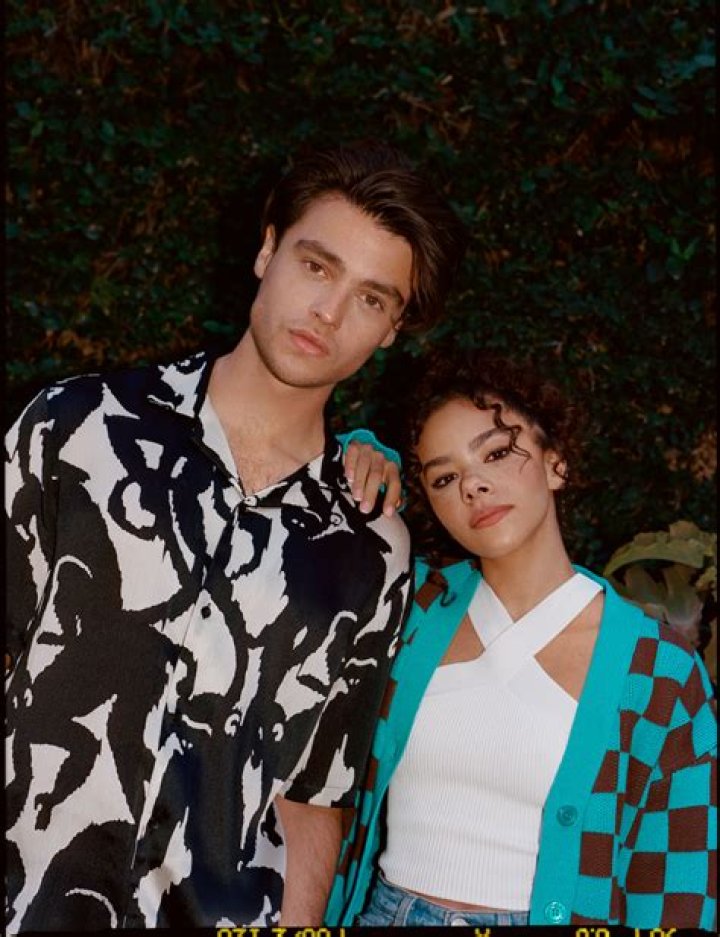 ¿Marcus en Ginny y Georgia es sordo? – Celebrity.fm