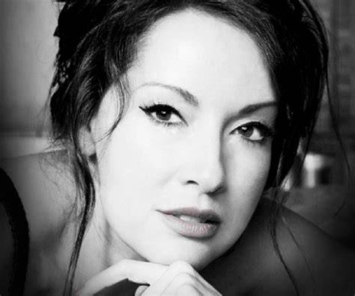 Margo Rey (Pop Singer) - Age, Birthday, Bio, Facts, Family, Net Worth, Height & More