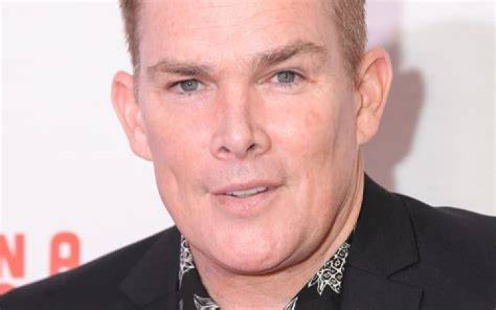 Mark McGrath (Pop Singer) - Age, Birthday, Bio, Facts, Family, Net Worth, Height & More