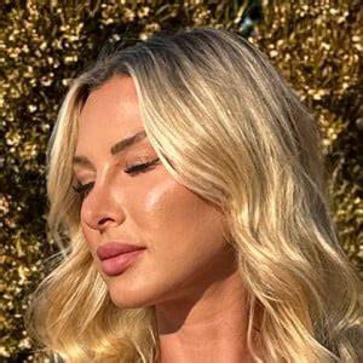 Marta Mielczarska (Instagram Star) - Age, Birthday, Bio, Facts, Family, Net Worth, Height & More