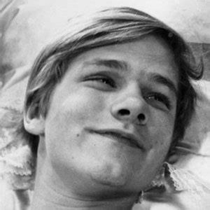 Matthew Cowles (TV Actor) - Age, Birthday, Bio, Facts, Family, Net Worth, Height & More