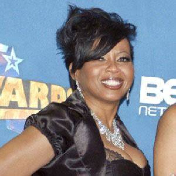 Maxine Jones (R&B Singer) - Age, Birthday, Bio, Facts, Family, Net Worth, Height & More