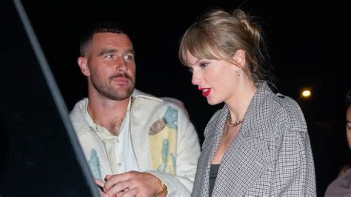 Met wie heeft Taylor Kinney nu een relatie? – Celebrity.fm