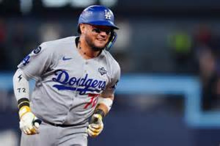 Miguel Rojas (Baseball Player) - Age, Birthday, Bio, Facts, Family, Net Worth, Height & More
