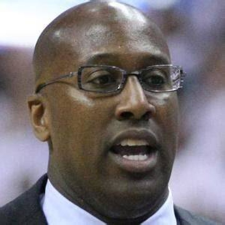 Mike Brown (Basketball Coach) - Age, Birthday, Bio, Facts, Family, Net Worth, Height & More