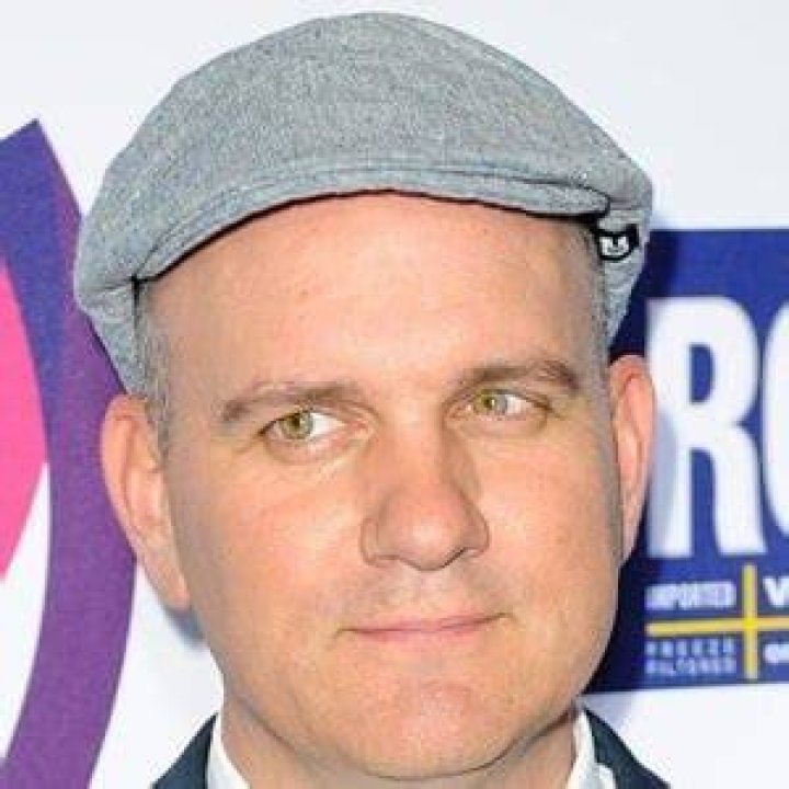 Mike O'Malley (TV Actor) - Age, Birthday, Bio, Facts, Family, Net Worth, Height & More