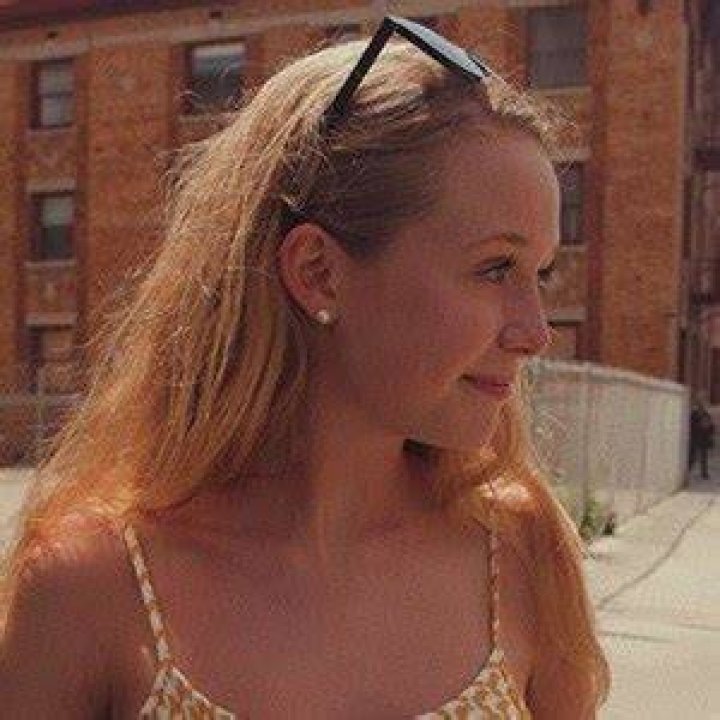Miranda McKeon (Movie Actress) - Age, Birthday, Bio, Facts, Family, Net Worth, Height & More