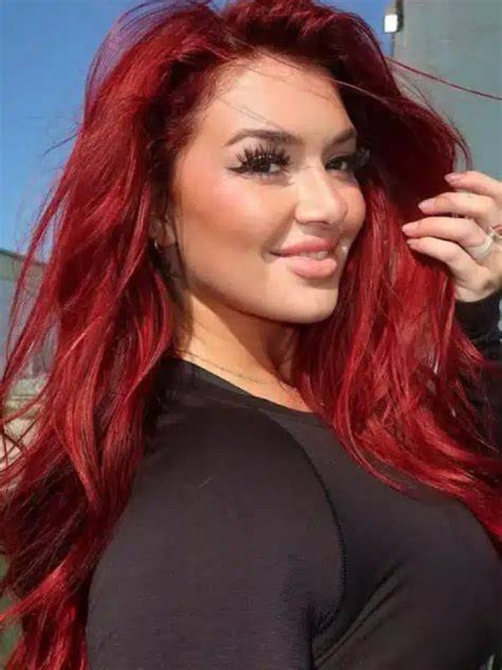 Miss Ela Pasion (Model) - Age, Birthday, Bio, Facts, Family, Net Worth, Height & More