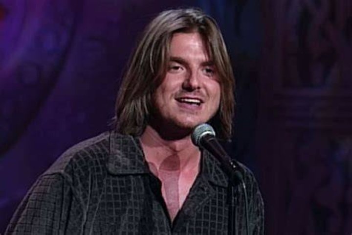 Mitch Hedberg (Comedian) - Age, Birthday, Bio, Facts, Family, Net Worth, Height & More
