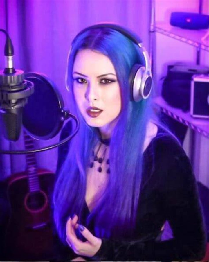 Mizuho Lin (Metal Singer) - Age, Birthday, Bio, Facts, Family, Net Worth, Height & More
