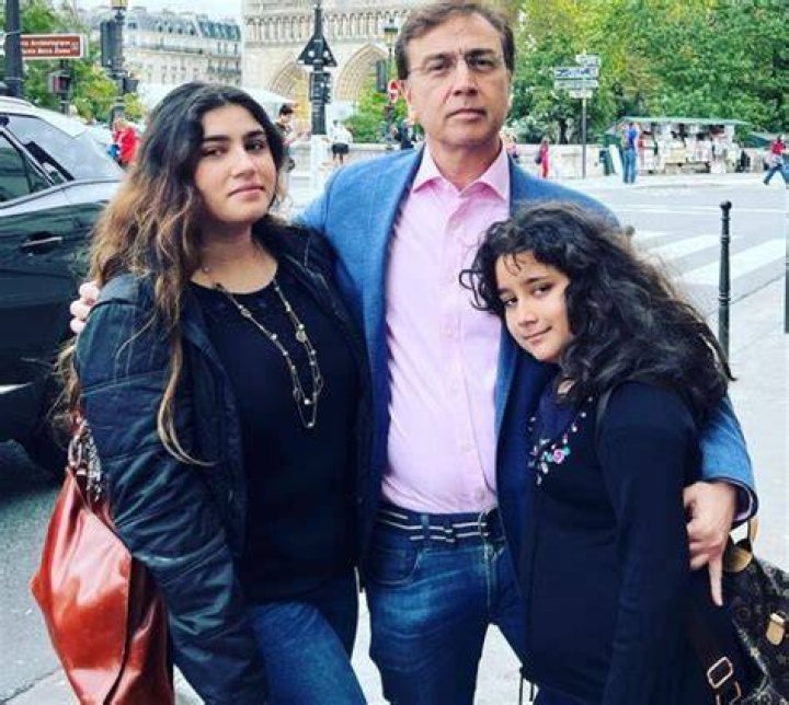 Moeed Pirzada (Journalist) - Age, Birthday, Bio, Facts, Family, Net Worth, Height & More