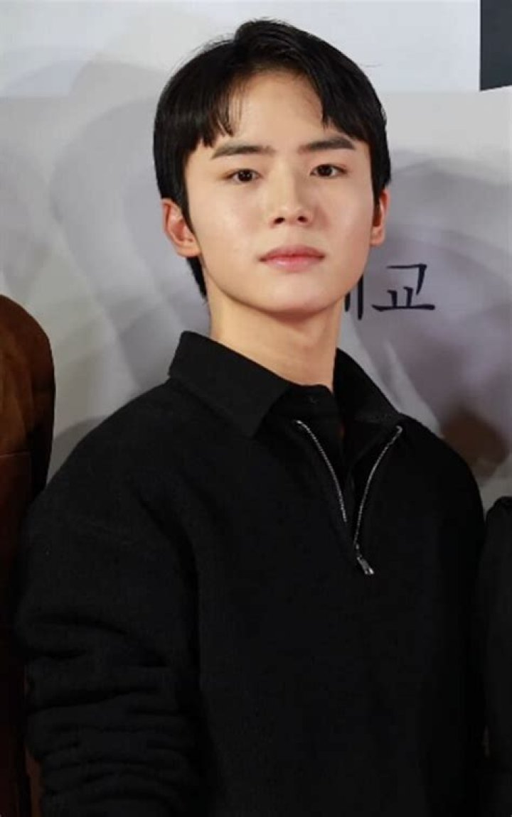 Moon Woo-Jin (TV Actor) - Age, Birthday, Bio, Facts, Family, Net Worth, Height & More