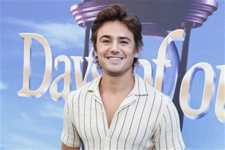 Mukesh (Movie Actor) - Age, Birthday, Bio, Facts, Family, Net Worth, Height & More