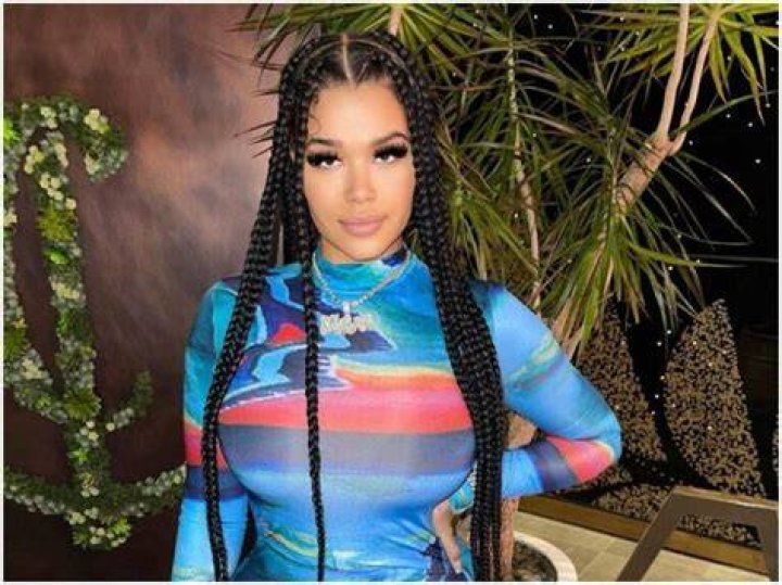 Mulan Hernandez (Model) - Age, Birthday, Bio, Facts, Family, Net Worth, Height & More
