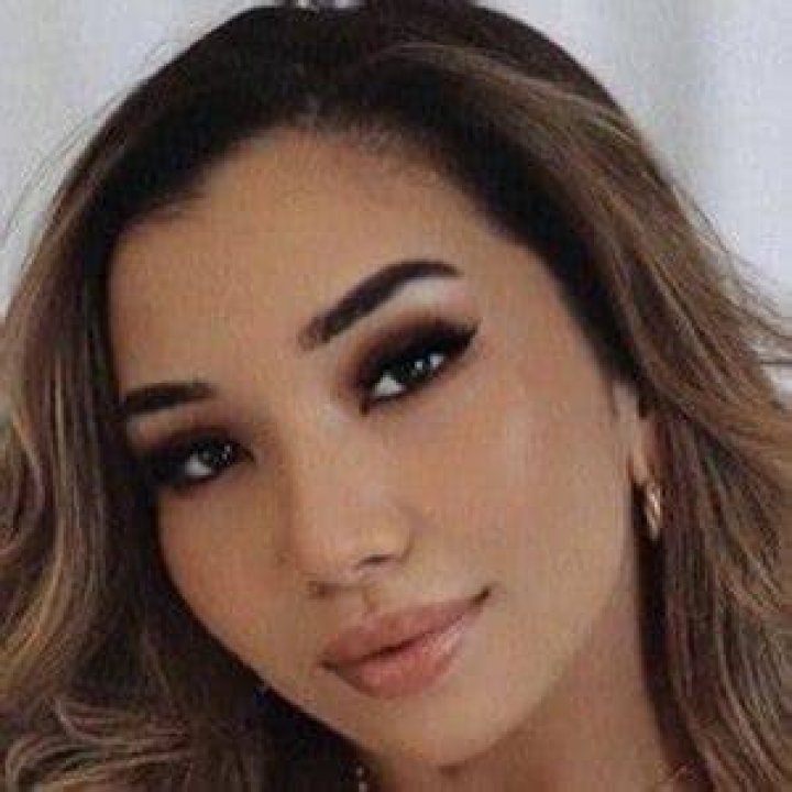 Nadine Abdel Aziz (Instagram Star) - Age, Birthday, Bio, Facts, Family, Net Worth, Height & More