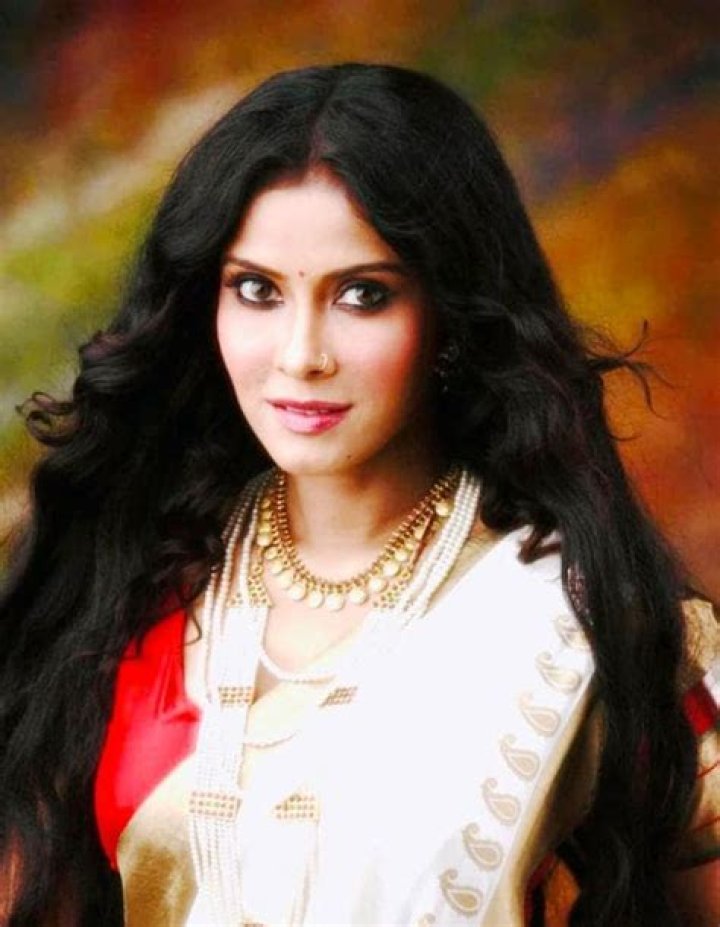 Nandana Sen (Movie Actress) - Age, Birthday, Bio, Facts, Family, Net Worth, Height & More