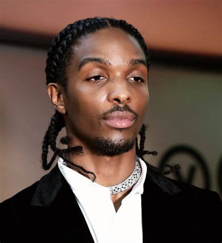 Natse Jemide (Model) - Age, Birthday, Bio, Facts, Family, Net Worth, Height & More