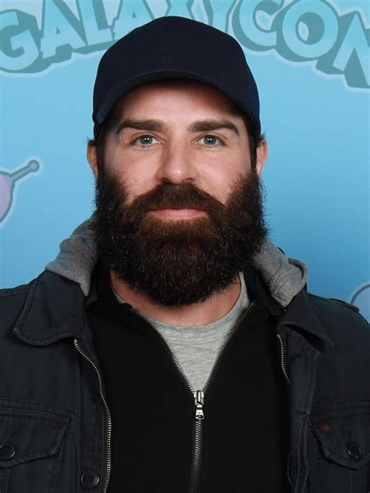 Neil Ellice (TV Actor) - Age, Birthday, Bio, Facts, Family, Net Worth, Height & More