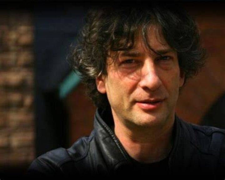 Neil Gaiman (Novelist) - Age, Birthday, Bio, Facts, Family, Net Worth, Height & More