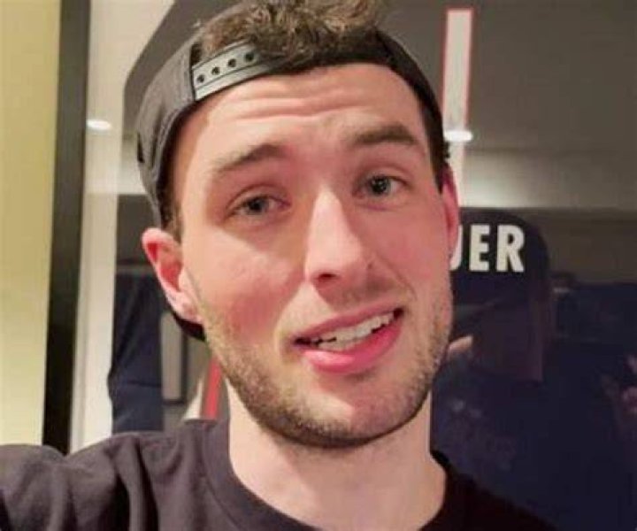 Nick runthefutmarket (Twitch Star) - Age, Birthday, Bio, Facts, Family, Net Worth, Height & More