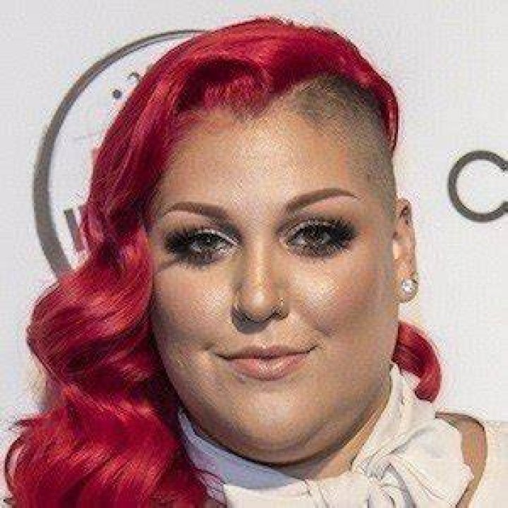 Nicole Faulkner (Makeup Artist) - Age, Birthday, Bio, Facts, Family, Net Worth, Height & More
