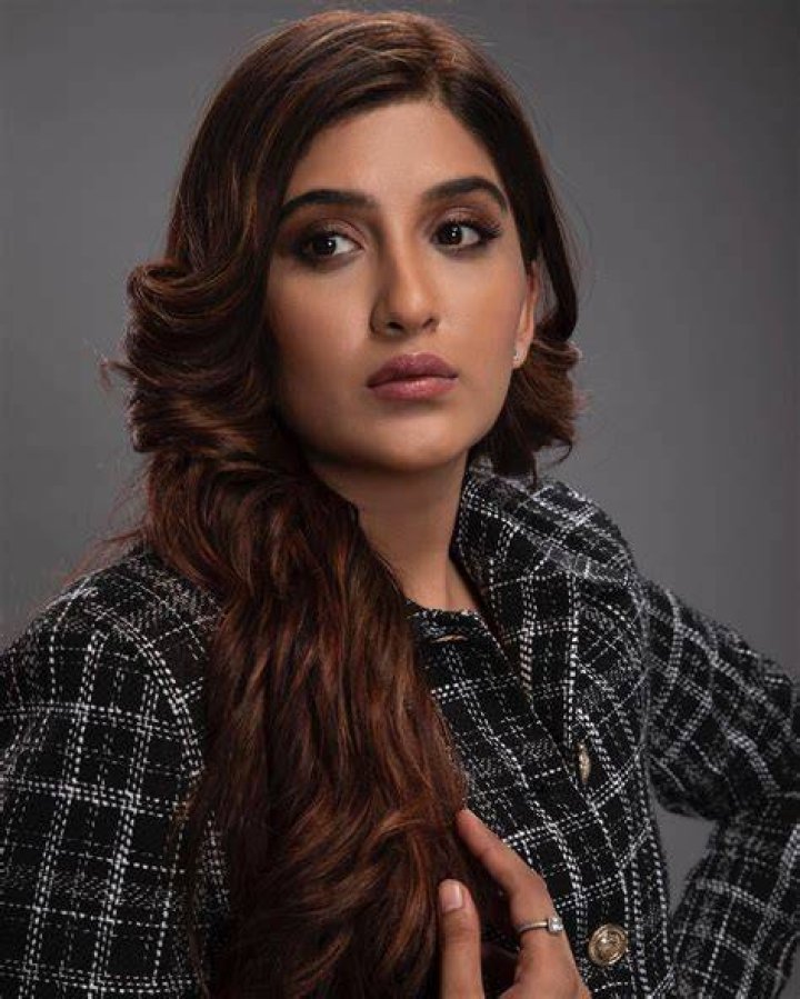Nimrit Kaur Ahluwalia (TV Actress) - Age, Birthday, Bio, Facts, Family, Net Worth, Height & More
