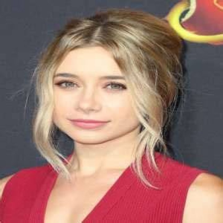 Olesya Rulin (Movie Actress) - Age, Birthday, Bio, Facts, Family, Net Worth, Height & More