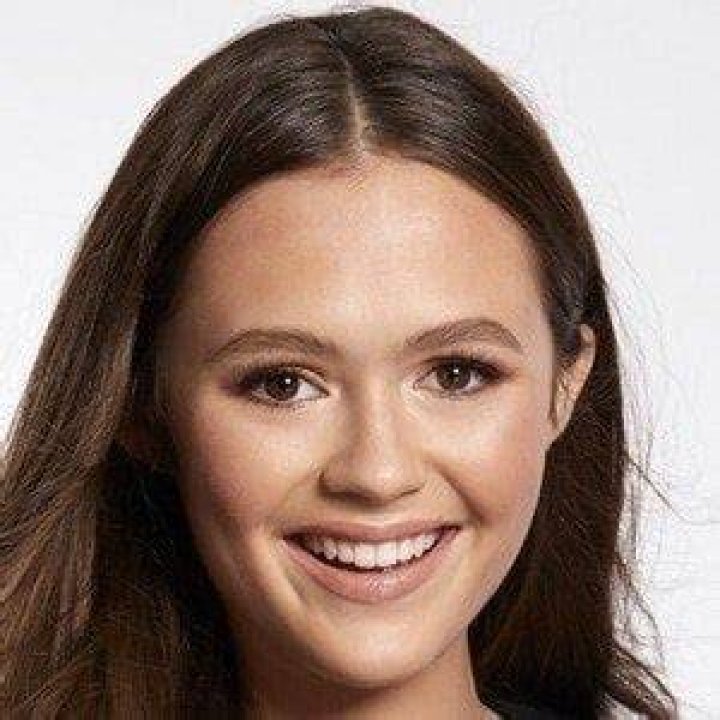 Olivia Sanabia (TV Actress) - Age, Birthday, Bio, Facts, Family, Net Worth, Height & More