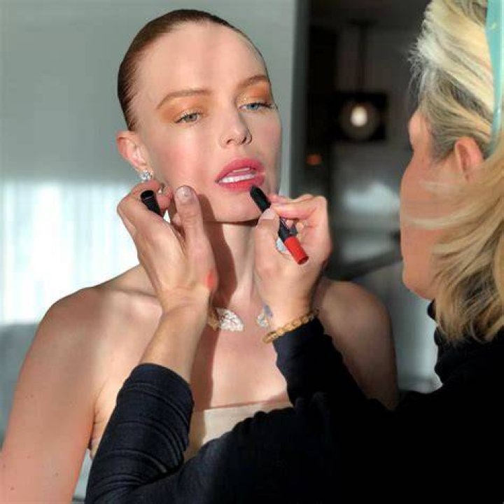 Pati Dubroff (Makeup Artist) - Age, Birthday, Bio, Facts, Family, Net Worth, Height & More