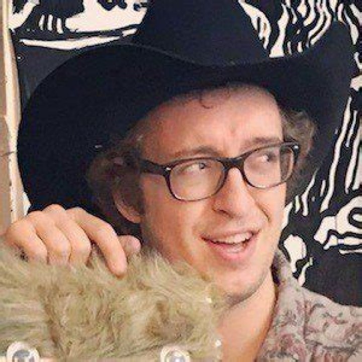 Peter Draws (YouTube Star) - Age, Birthday, Bio, Facts, Family, Net Worth, Height & More